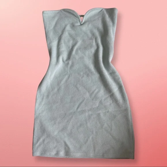 h&m sage green dress Green Cut-Out Sleeveless Midi Dress – FARM Rio main image 0
